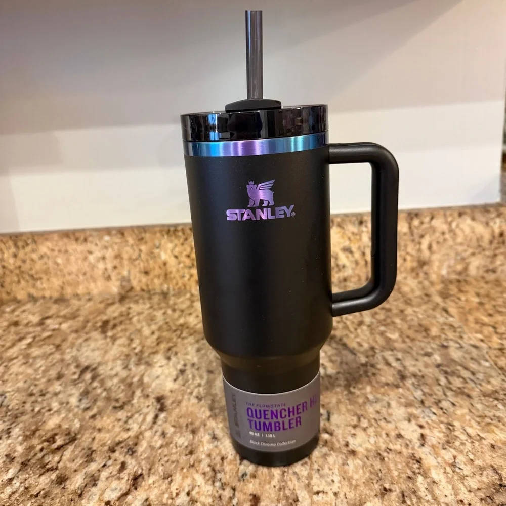NWT STANLEY 40oz Quencher H2.0 FlowState Tumbler Black Chrome Rainbow Cup Goth - Picture 1 of 10